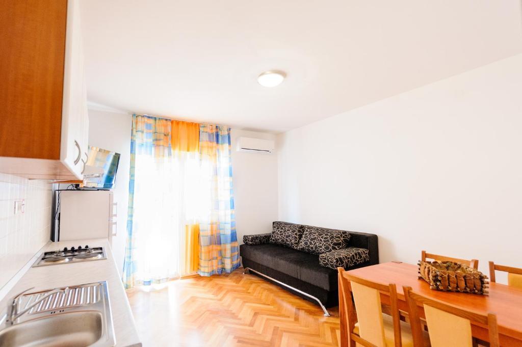 Apartment And Rooms Iva Σπλιτ Εξωτερικό φωτογραφία